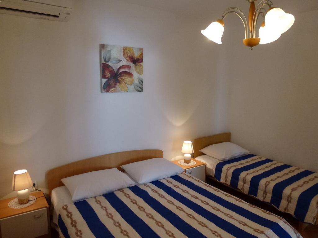 Apartments Tony Stanici - Omiš Buitenkant foto