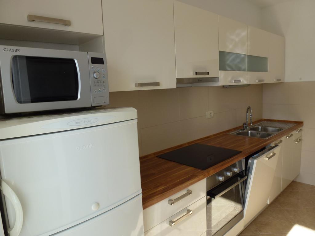 Apartments Tony Stanici - Omiš Buitenkant foto